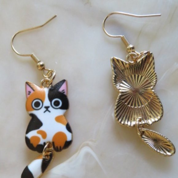 nwot CALICO Cat Earrings Metal Tails Swing 5 cm (F23) - Picture 2 of 2